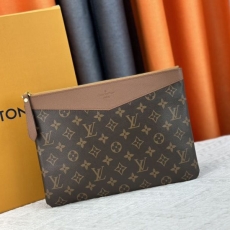 Louis Vuitton Clutch Bags